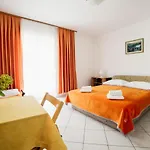 By The Sea Selce, Crikvenica - 5206 아파트 *