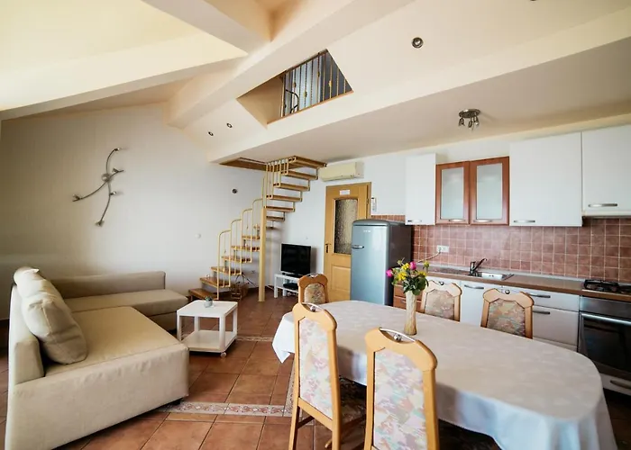 Apartman By The Sea - Crikvenica - 5206 Selce